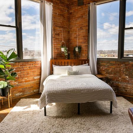 דטרויט 420 Friendly Canada Bridge View Loft Downtown Free Parking מראה חיצוני תמונה